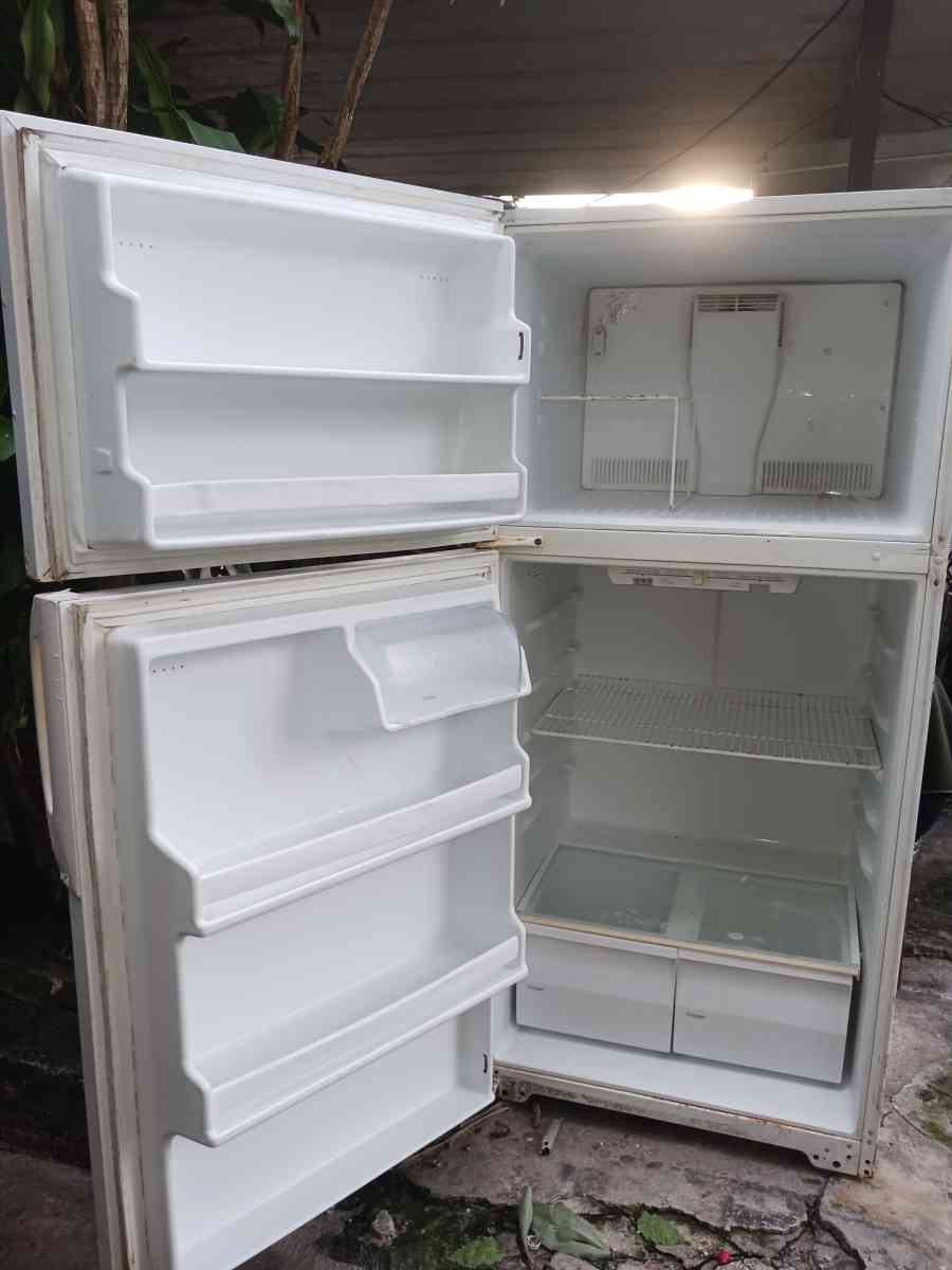 refrigerator whirlpool 29in wide - Hialeah, Florida - FleaMarketBay