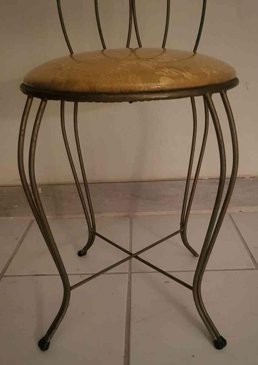 Vintage Vanity Chair - San Diego, California - FleaMarketBay