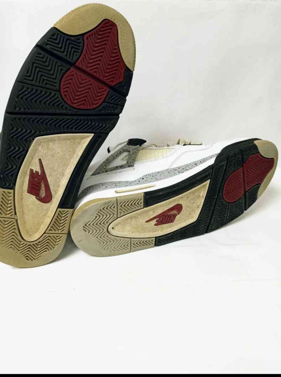 2 pairs of air jordans - Alicia, Arkansas - FleaMarketBay