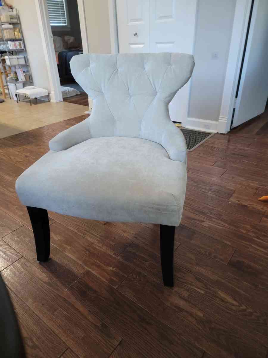 living room chair - Austell, Georgia