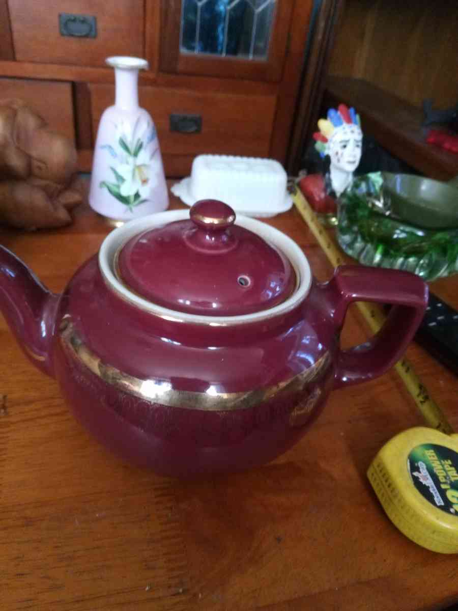 Hall Teapot - Pawtucket, Rhode Island - FleaMarketBay
