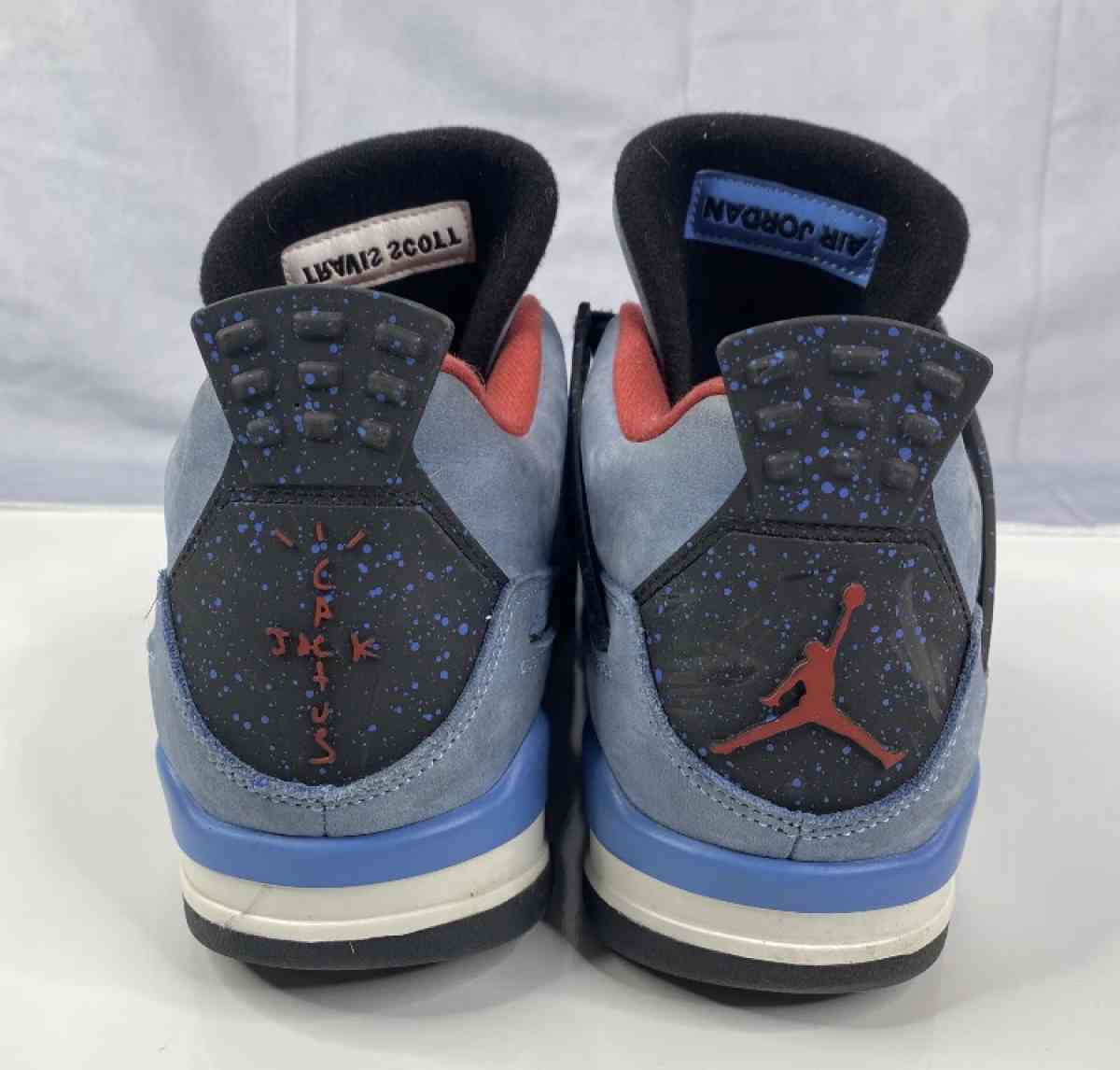 2 pairs of air jordans - Alicia, Arkansas - FleaMarketBay