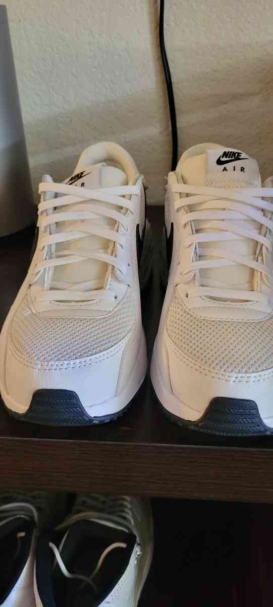 womens Nike Air Max size 8 - Morgan Hill, California - FleaMarketBay