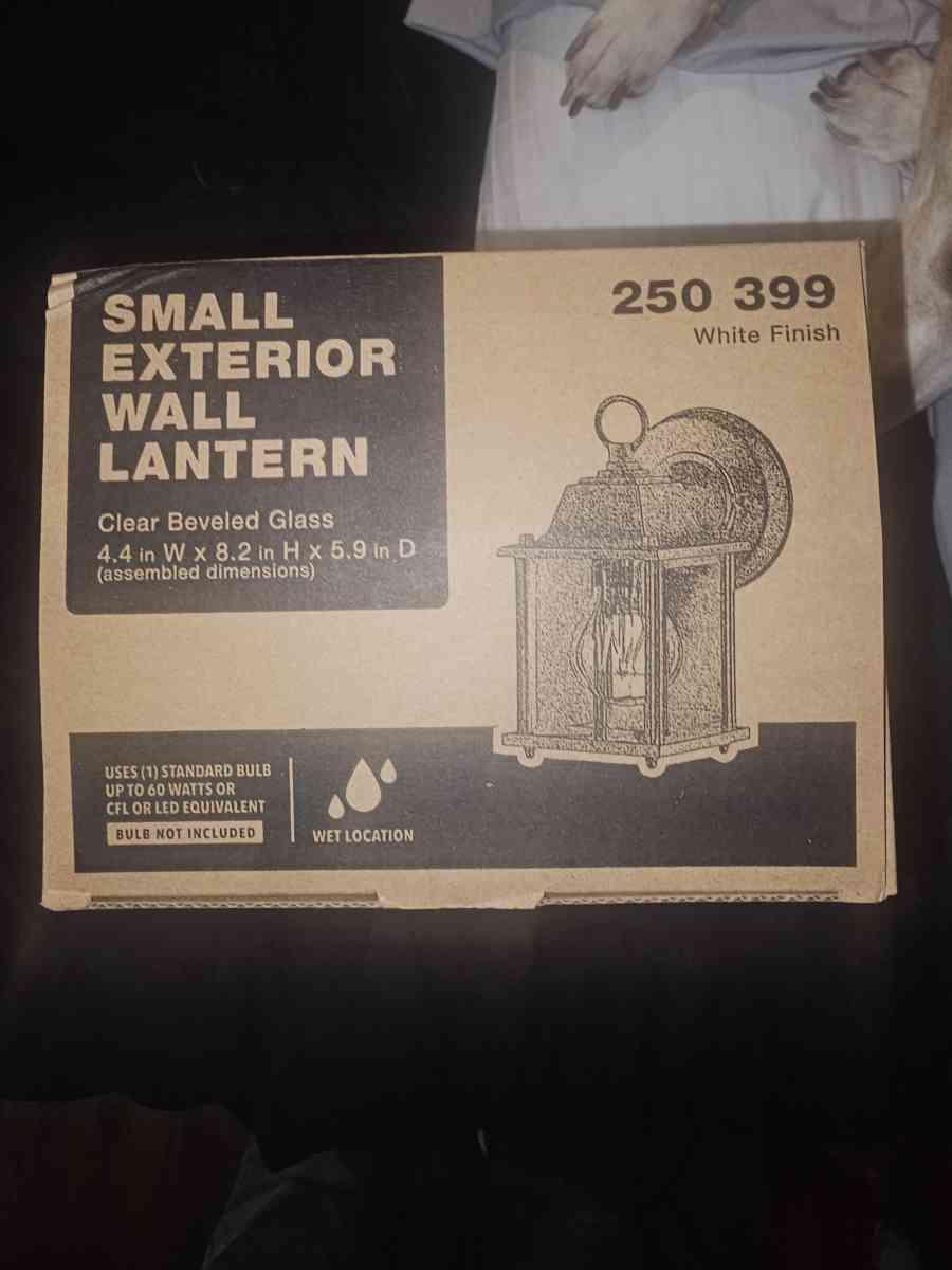 Small Exterior Wall Lamp for Outdoor - Ventura, California