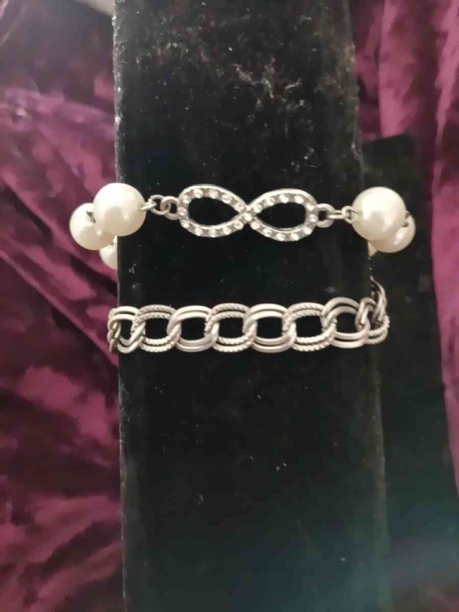 2 row infinity bracelet - Tacoma, Washington - FleaMarketBay