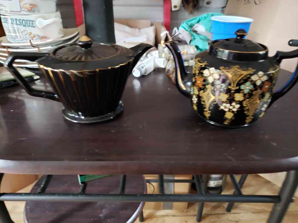 two novelty fancy teapots with lids together or separately - Leesville, Louisiana