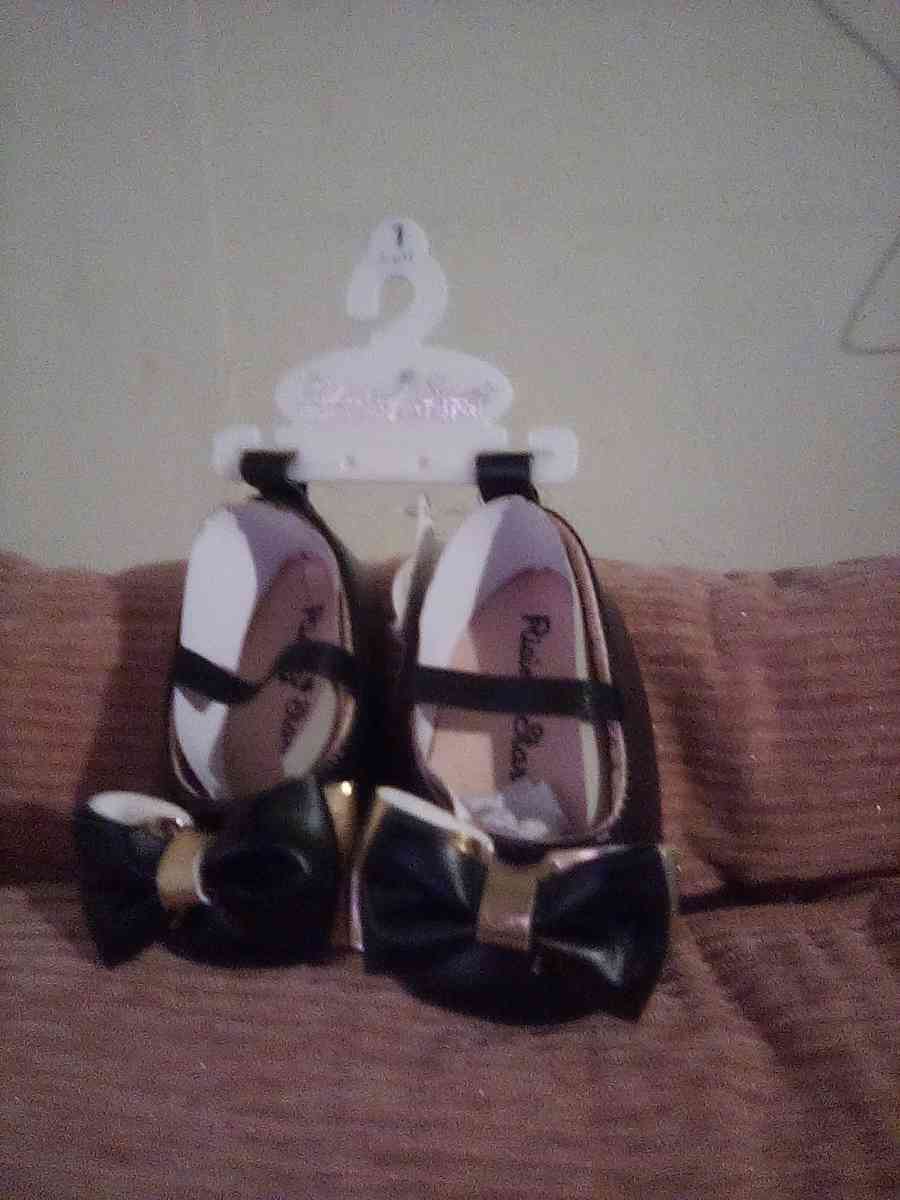 baby girl dresses and coats and shoes - Pima, Arizona - FleaMarketBay