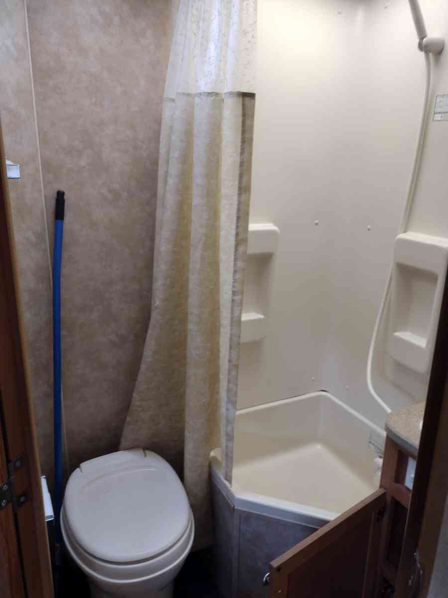 Jay feather camper - Agency, Missouri - FleaMarketBay