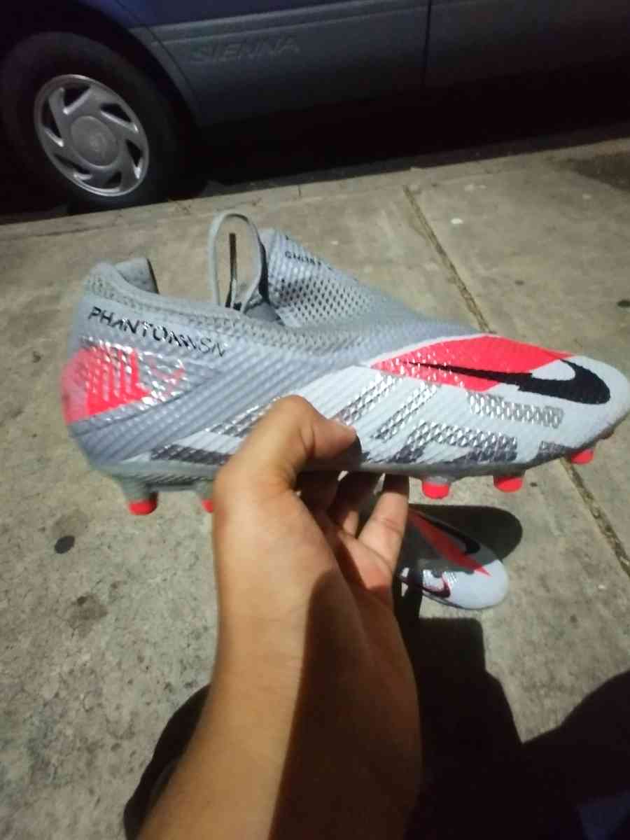 Nike Hypervenom Phantom Soccer Shoes with Shin Guards - Santa Ana, California - FleaMarketBay