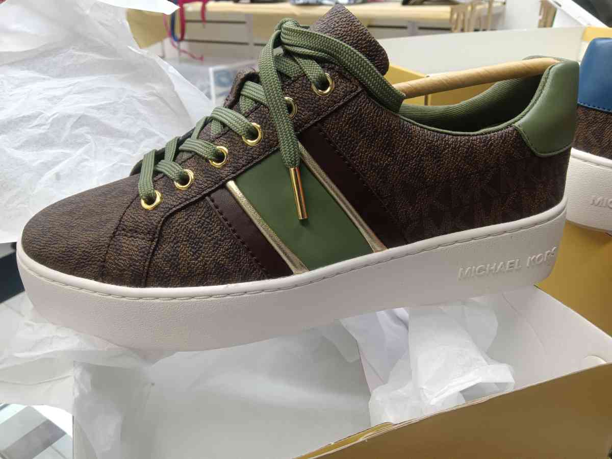 mk shoes - Norfolk, Virginia - FleaMarketBay