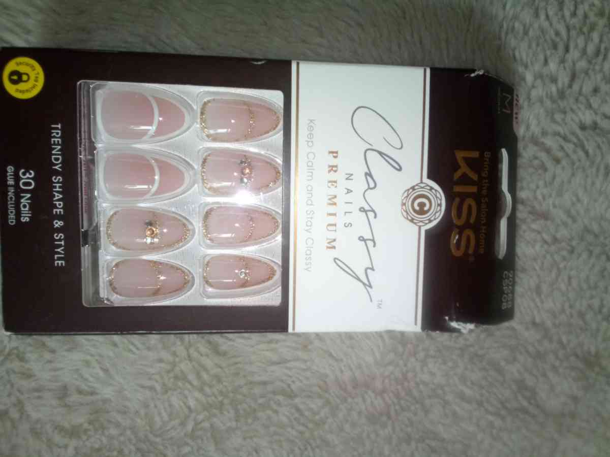 Kiss nails - Watsonville, California