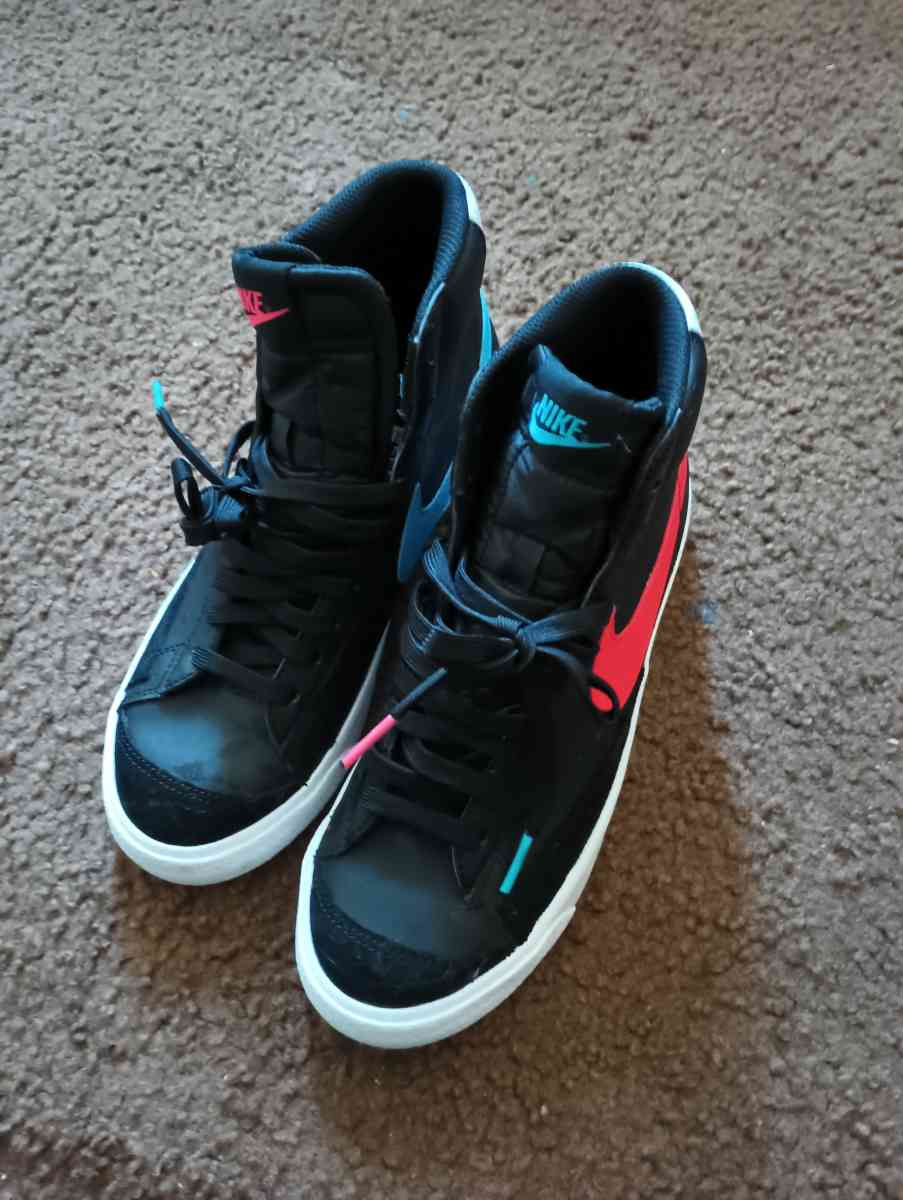 high top Nike fusion red black blue - Alicia, Arkansas - FleaMarketBay