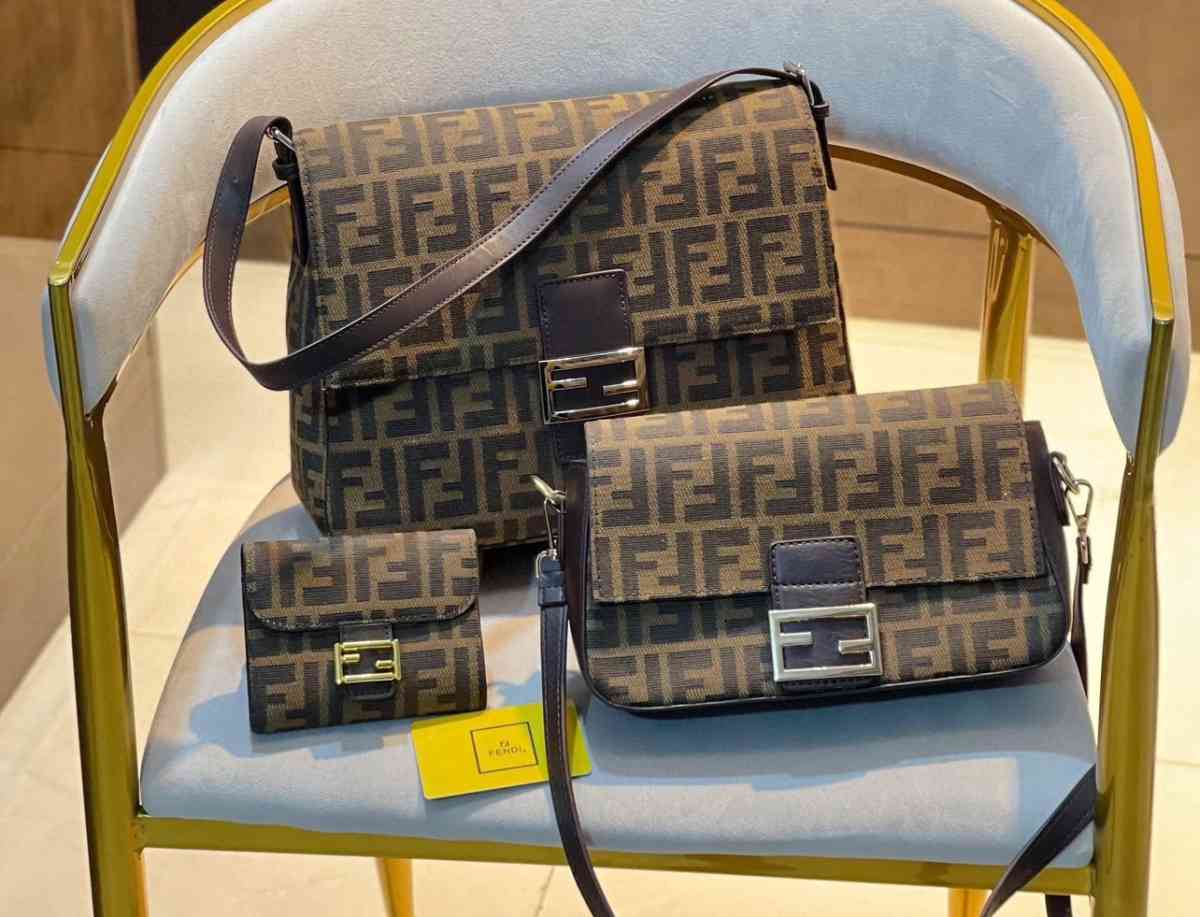 luxury bag set - Addieville, Illinois - FleaMarketBay