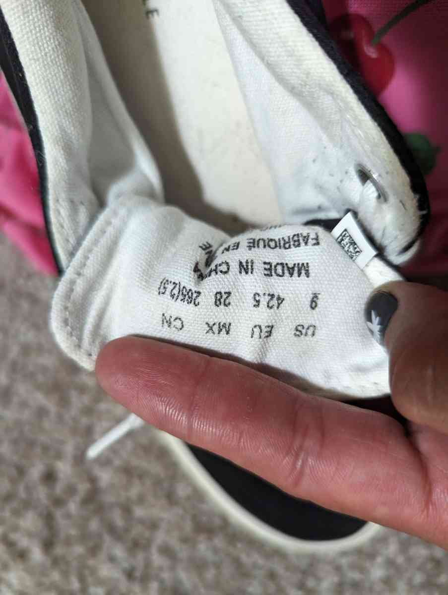 Mens American Eagle shoes size 9 - Corpus Christi, Texas - FleaMarketBay