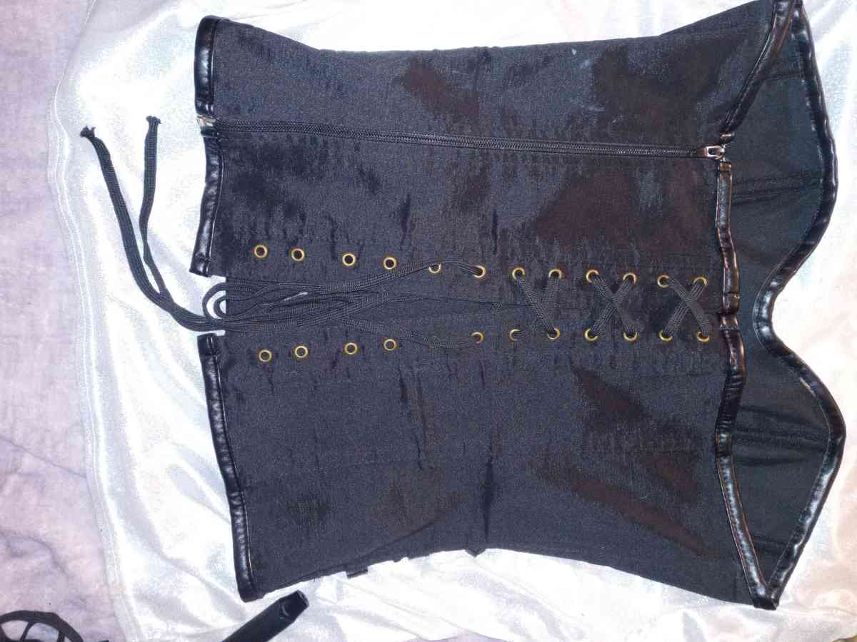 wedding dress green moto jckt black leather corset top - Indian Trail, North Carolina - FleaMarketBay