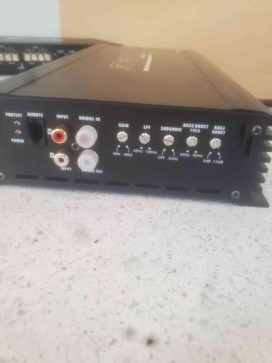 car amplifier - San Diego, California - FleaMarketBay