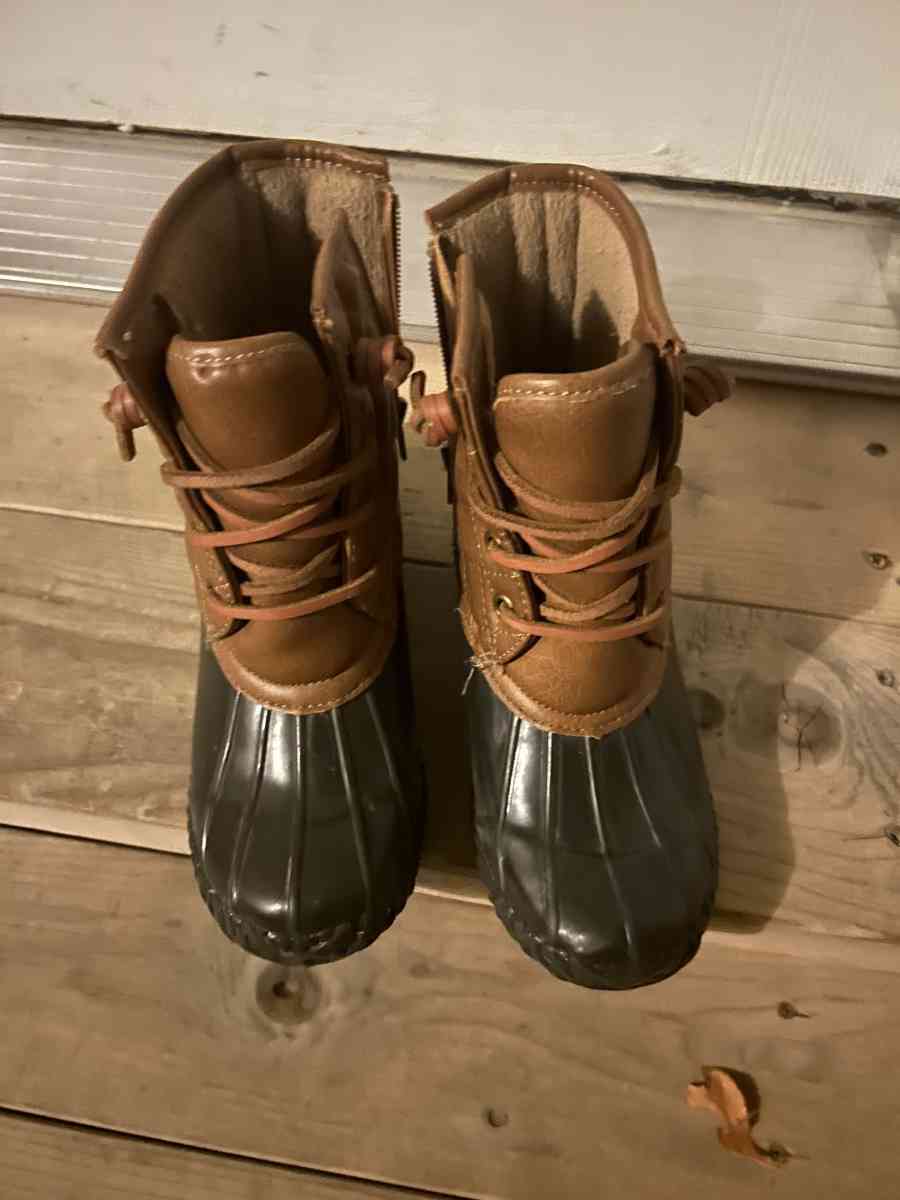 snow boots - Aurora, Colorado