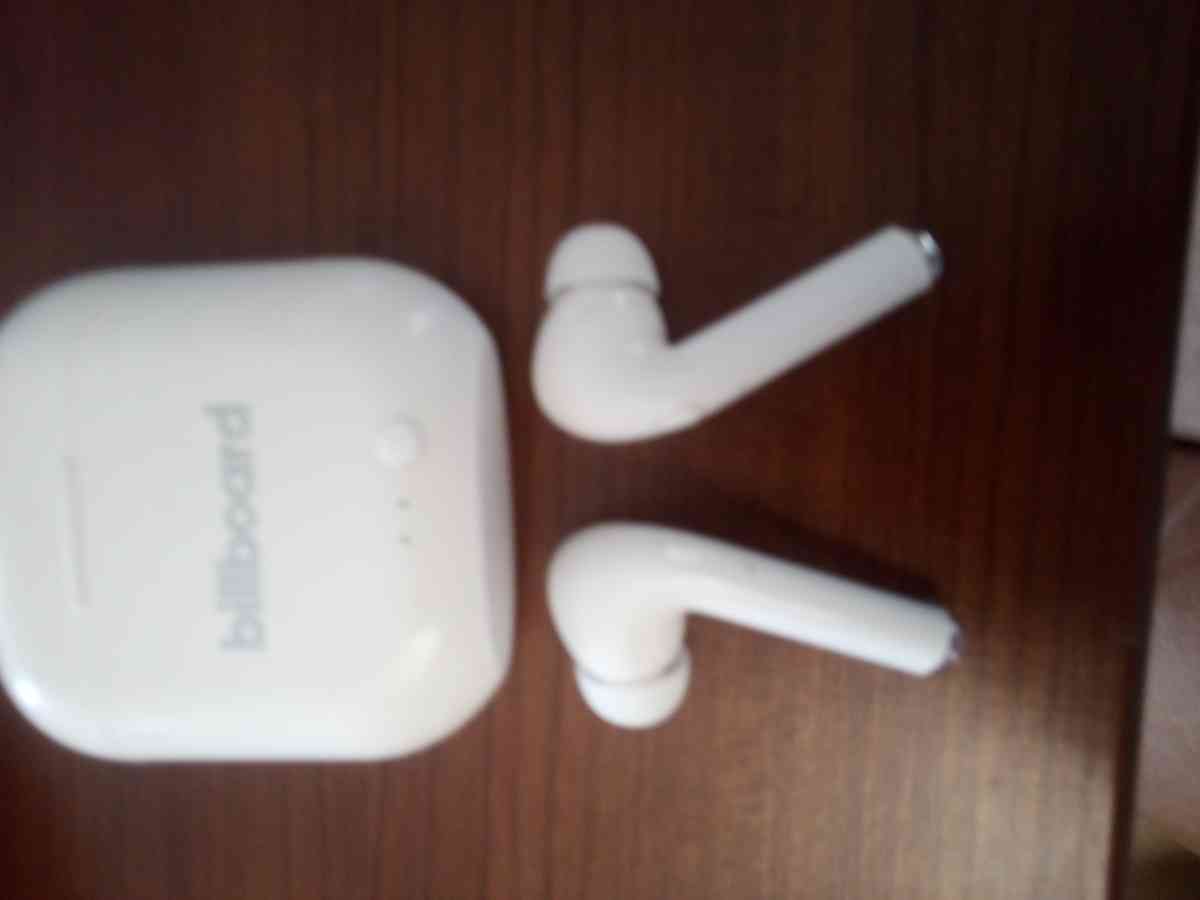 Billboards Bluetooth headphones - Columbus, Ohio - FleaMarketBay