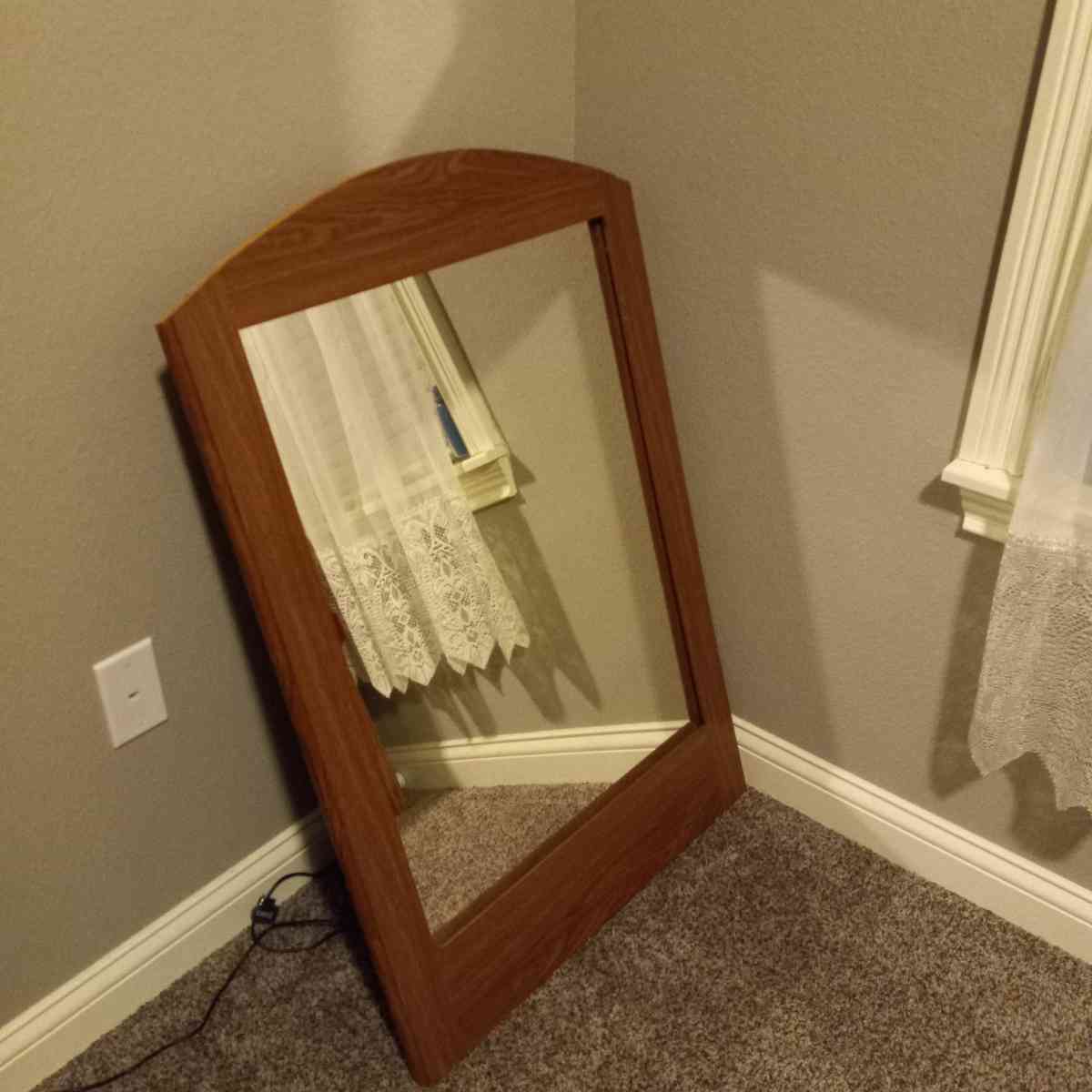 tell city dresser mirror - Tell City, Indiana