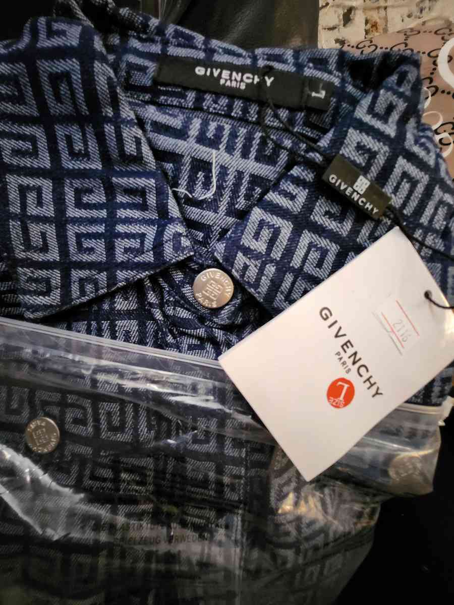 Givenchy set large - Mission Viejo, California - FleaMarketBay