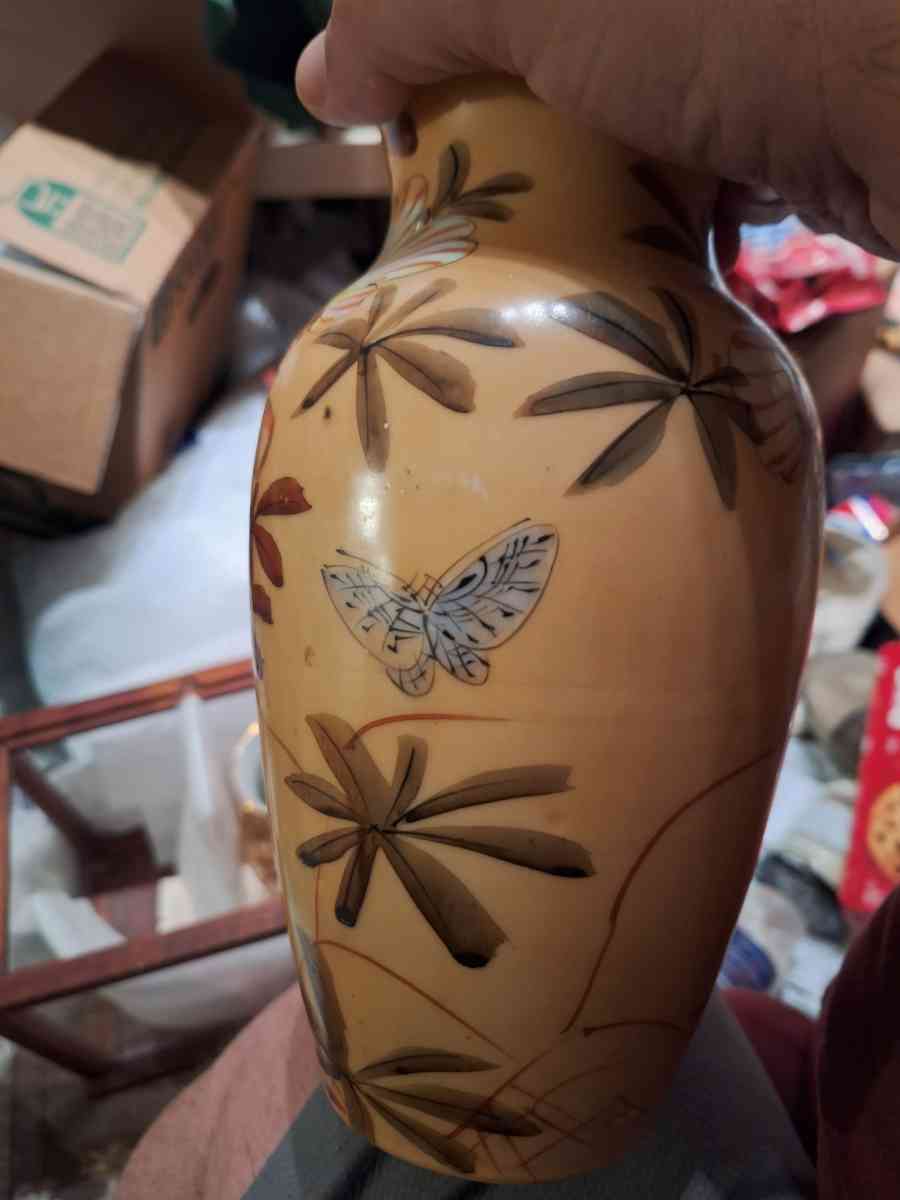 1920s Japanese vases with artist signatures - Fayetteville, North Carolina