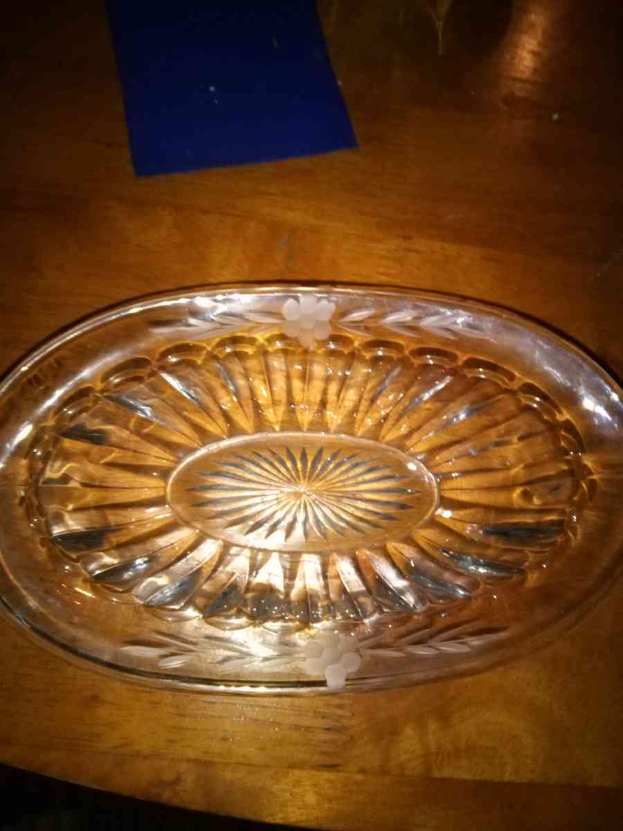 Pressed and copper wheel cut design oval bowl - Pawtucket, Rhode Island - FleaMarketBay