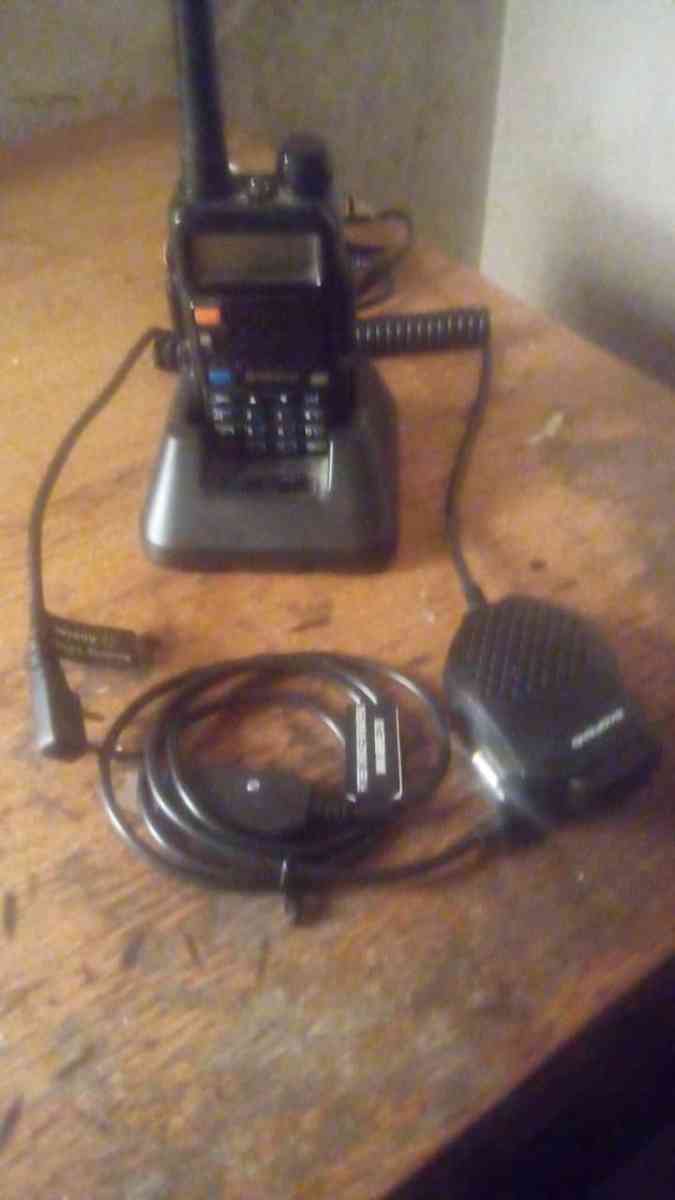baofeng uv5r baofeng twoway radio ham scanner - Milwaukee, Wisconsin