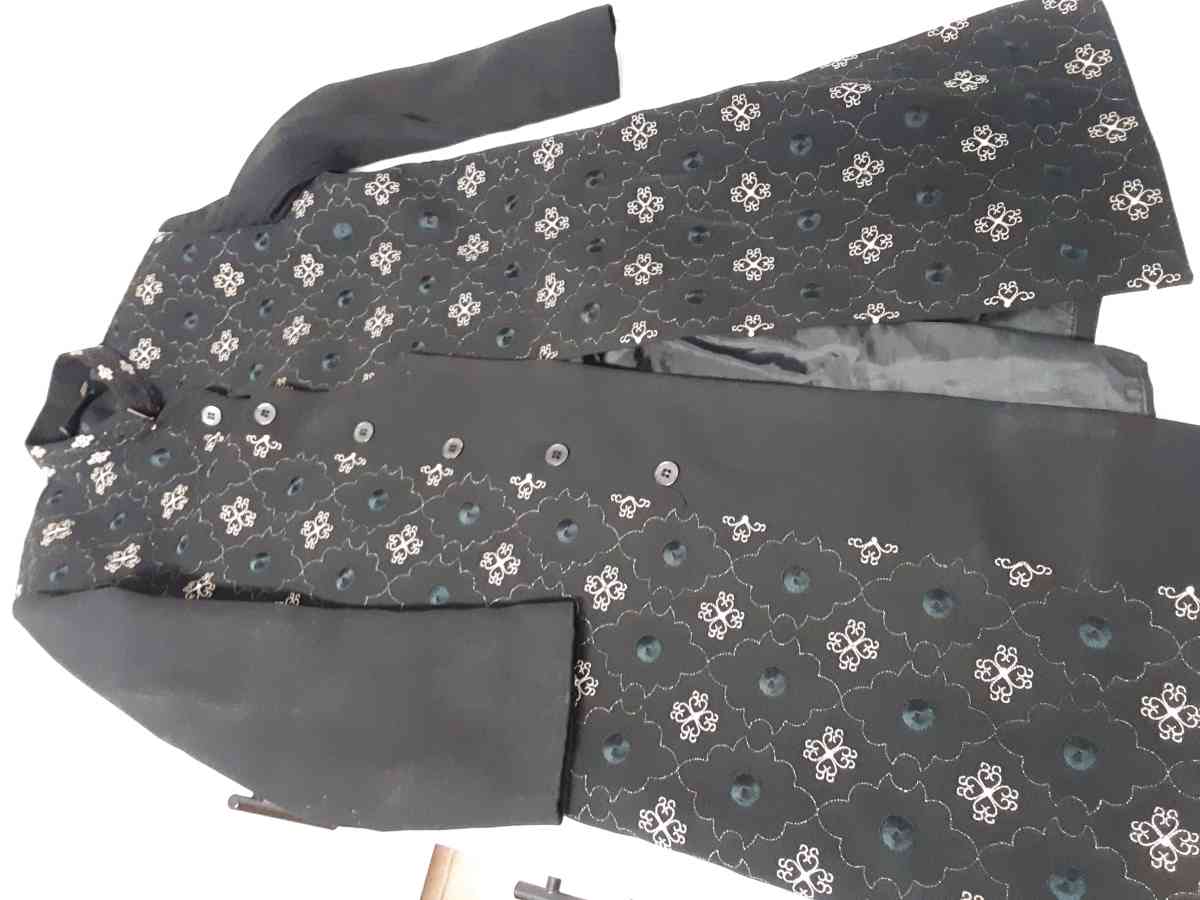 clothing - Riverbank, California - FleaMarketBay