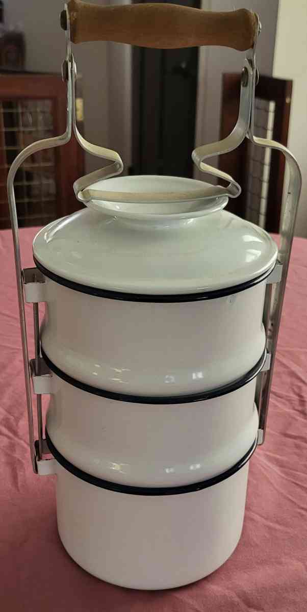 Retro 3 Tiered Enamalware Lunch Carrier - San Diego, California