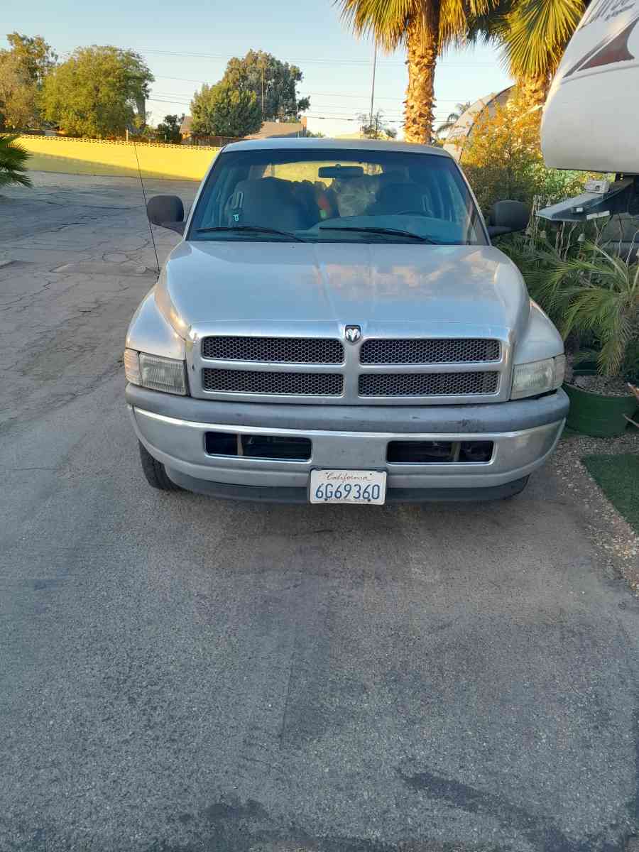 2001 dodge ram pick up - Riverside, California
