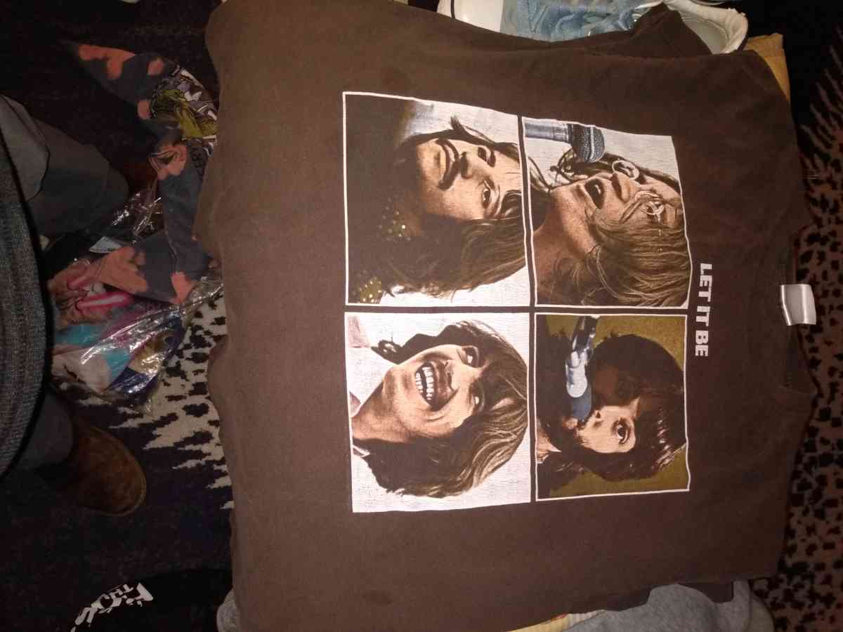 BEATLES TSHIRT LET IT GO - Mill Creek, Washington - FleaMarketBay