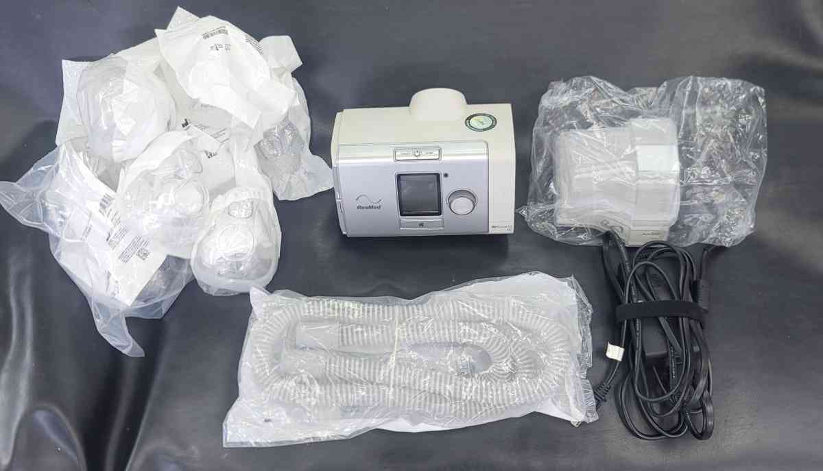 Resmed Airsense 10 machine AirCurve 10 S W Set - Bronx, New York