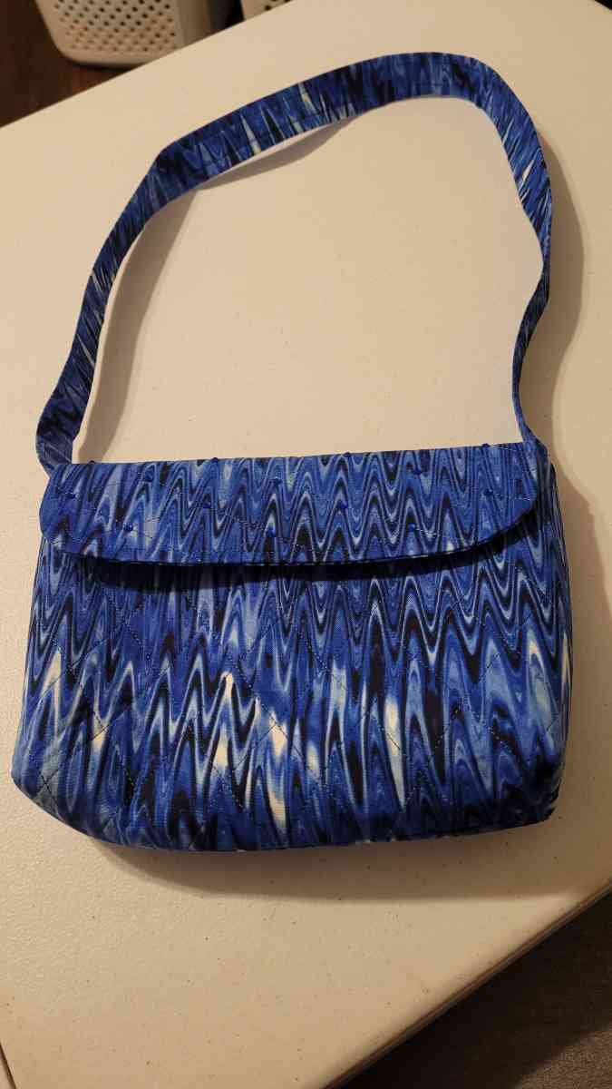 Handmade Purses Snap Closure Inside Linen and Pocket - Jeffersonville, Indiana - FleaMarketBay