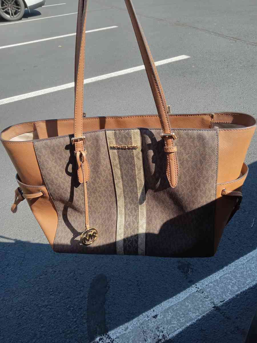 Michael Kors Large Travel Tote - Oklahoma City, Oklahoma - FleaMarketBay
