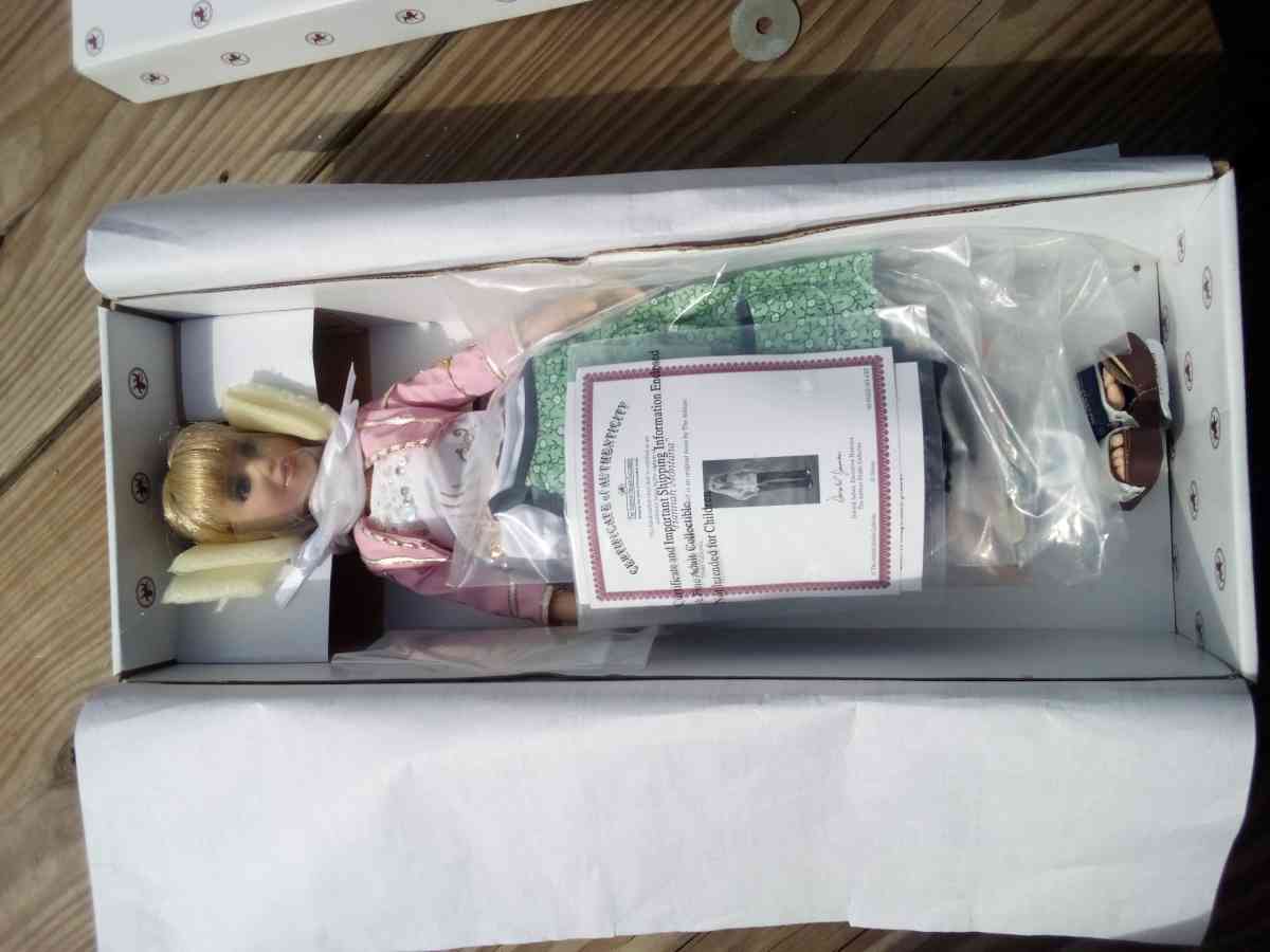 Hannah Montana porcelain doll by Ashton Drake - Wellston, Ohio