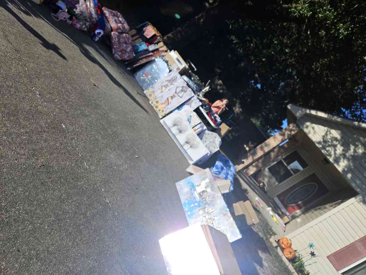 yard sale - Biloxi, Mississippi - FleaMarketBay