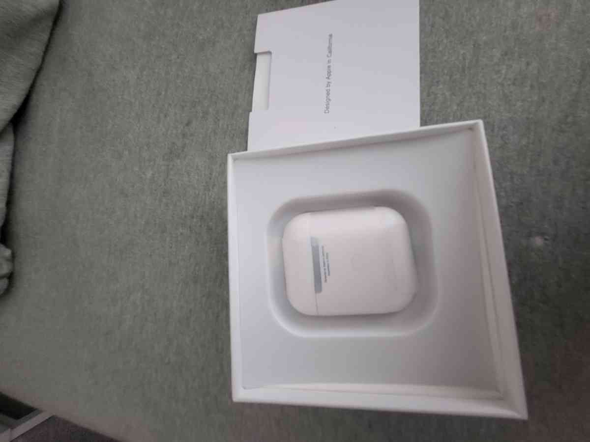 Apple airpods Gen 2 - Tucson, Arizona - FleaMarketBay