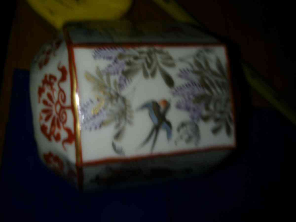 Hand Painted Oriental tea caddy no lid - Pawtucket, Rhode Island - FleaMarketBay