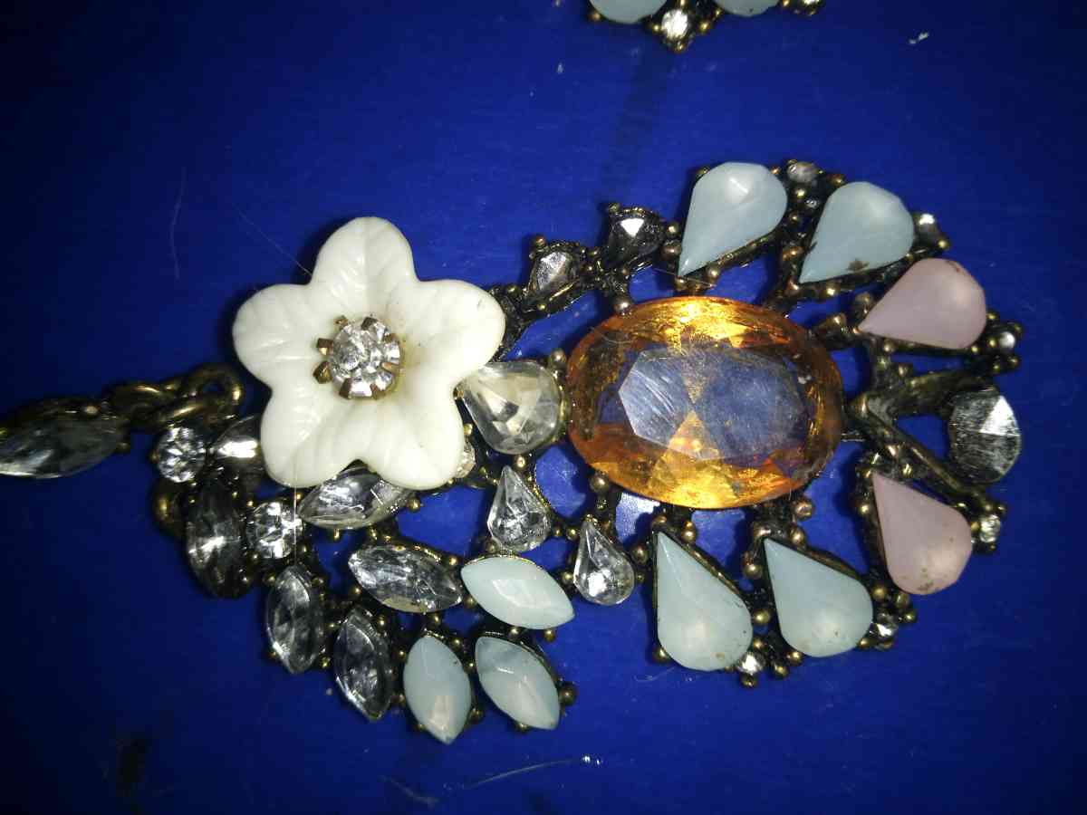 Vintage Glass Rhinestone Earrings - Pawtucket, Rhode Island - FleaMarketBay