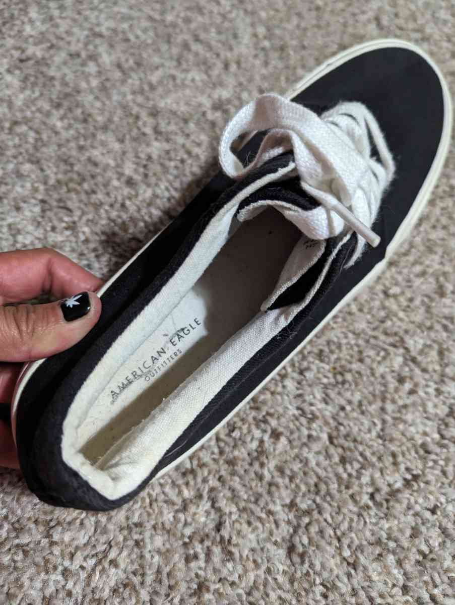 Mens American Eagle shoes size 9 - Corpus Christi, Texas - FleaMarketBay