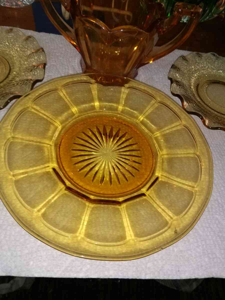 Amber Glass Lot - Pawtucket, Rhode Island - FleaMarketBay