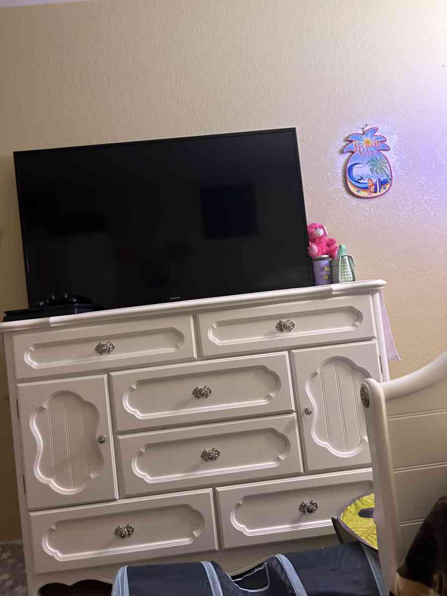 dresser - Aurora, Colorado - FleaMarketBay