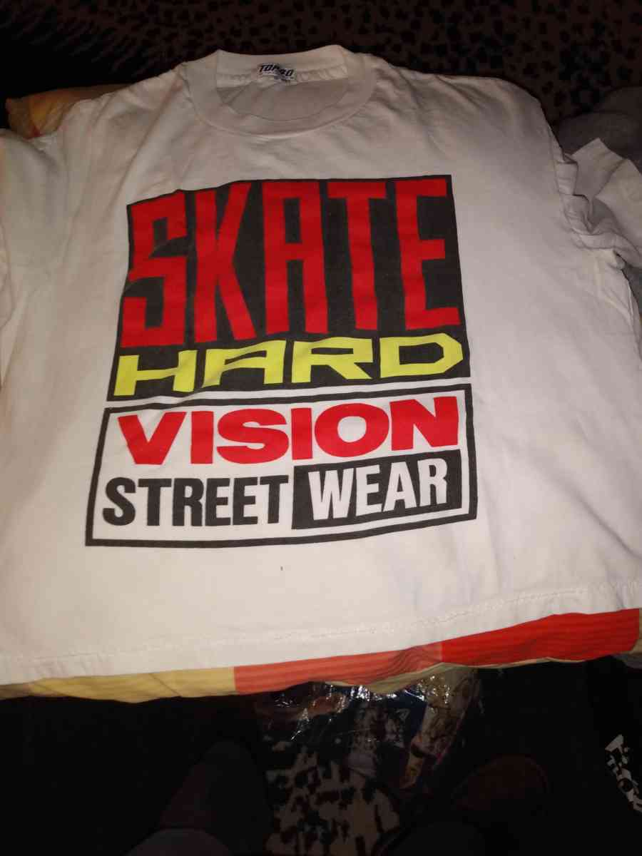 VISION STREET WEAR T SHIRT - Mill Creek, Washington - FleaMarketBay