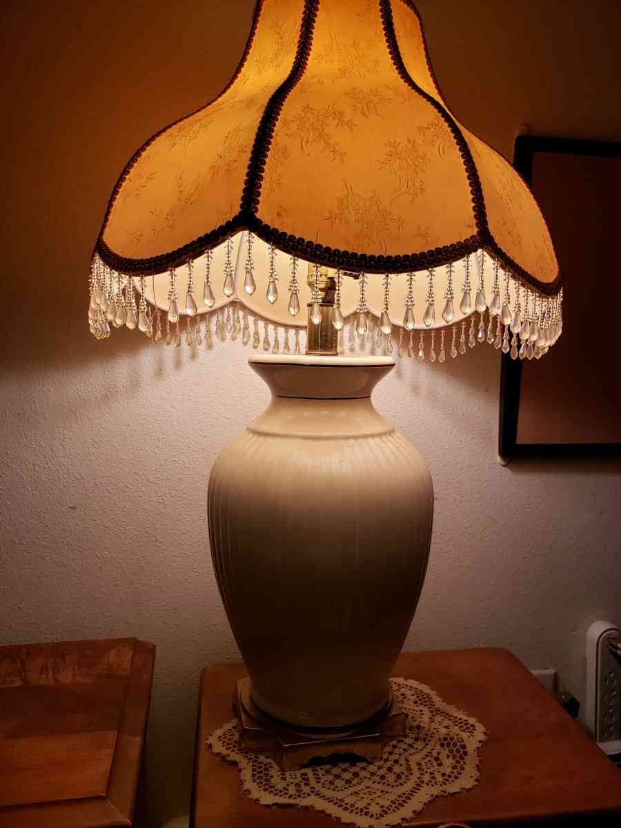 a set of gently used living room lamps - Leesville, Louisiana - FleaMarketBay