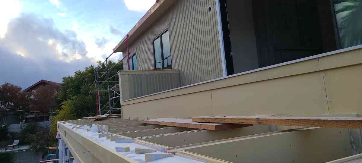 contrusion - Adelanto, California - FleaMarketBay