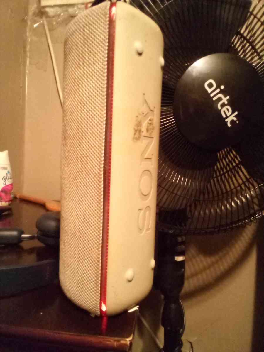 Sony wireless speaker model number SRSXB32 - San Bernardino, California - FleaMarketBay