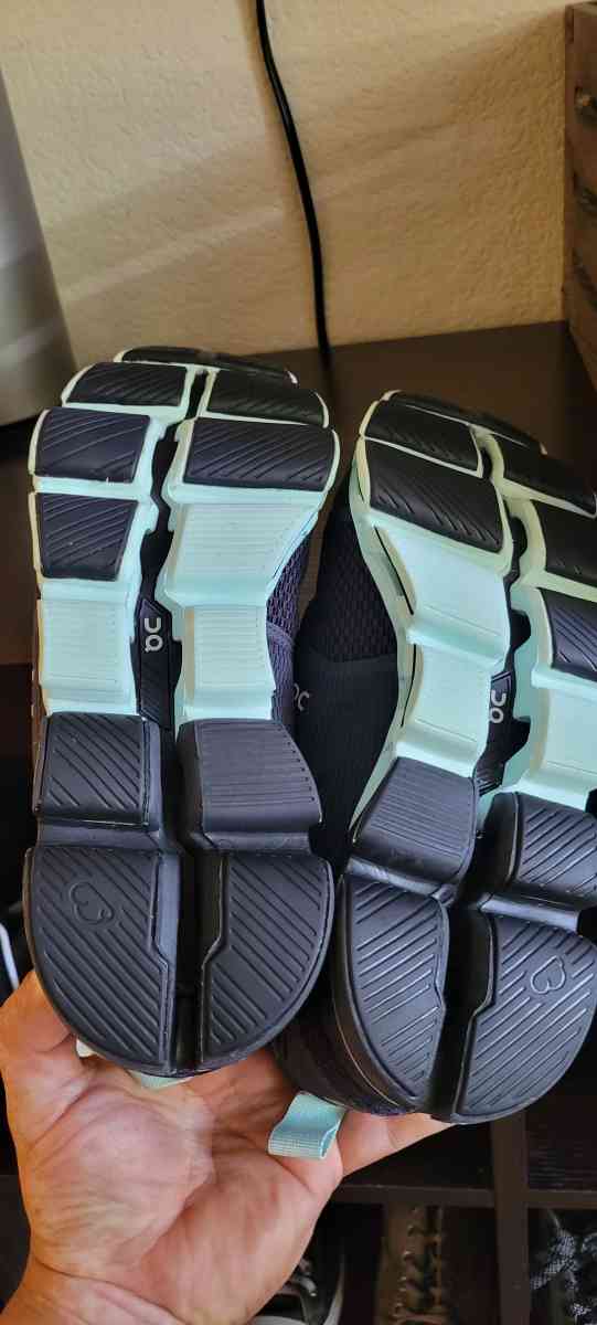 womens on cloud running shoes size 8 5 - Morgan Hill, California - FleaMarketBay