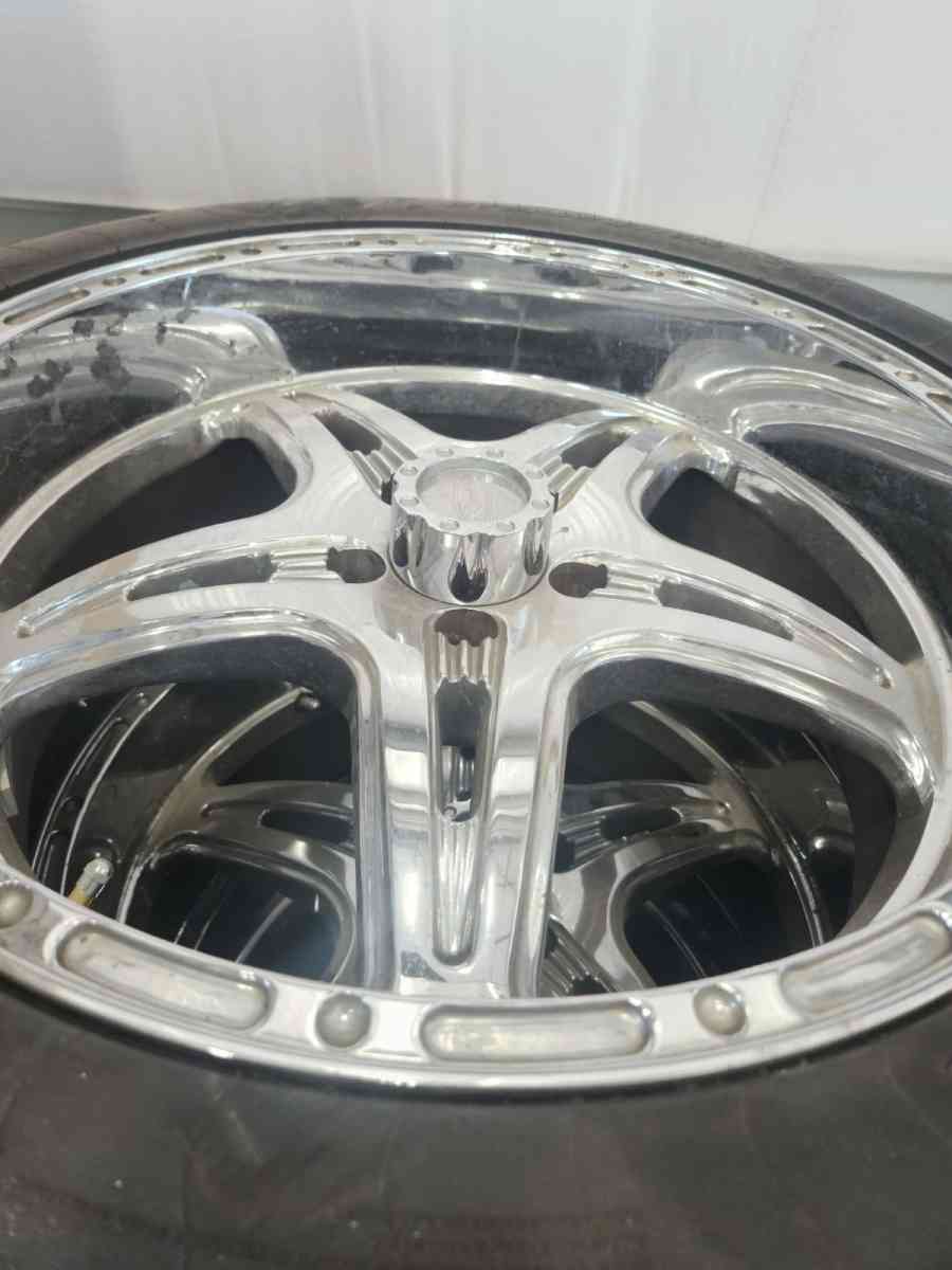 CHROME CHRYSLER 300 WHEELS AND TIRES - Modesto, California