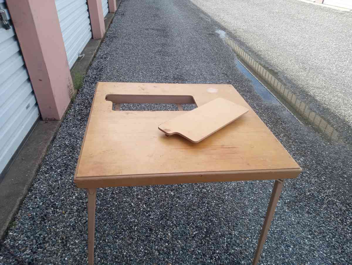 Singer Featherweight Sewing Table - Redding, California - FleaMarketBay