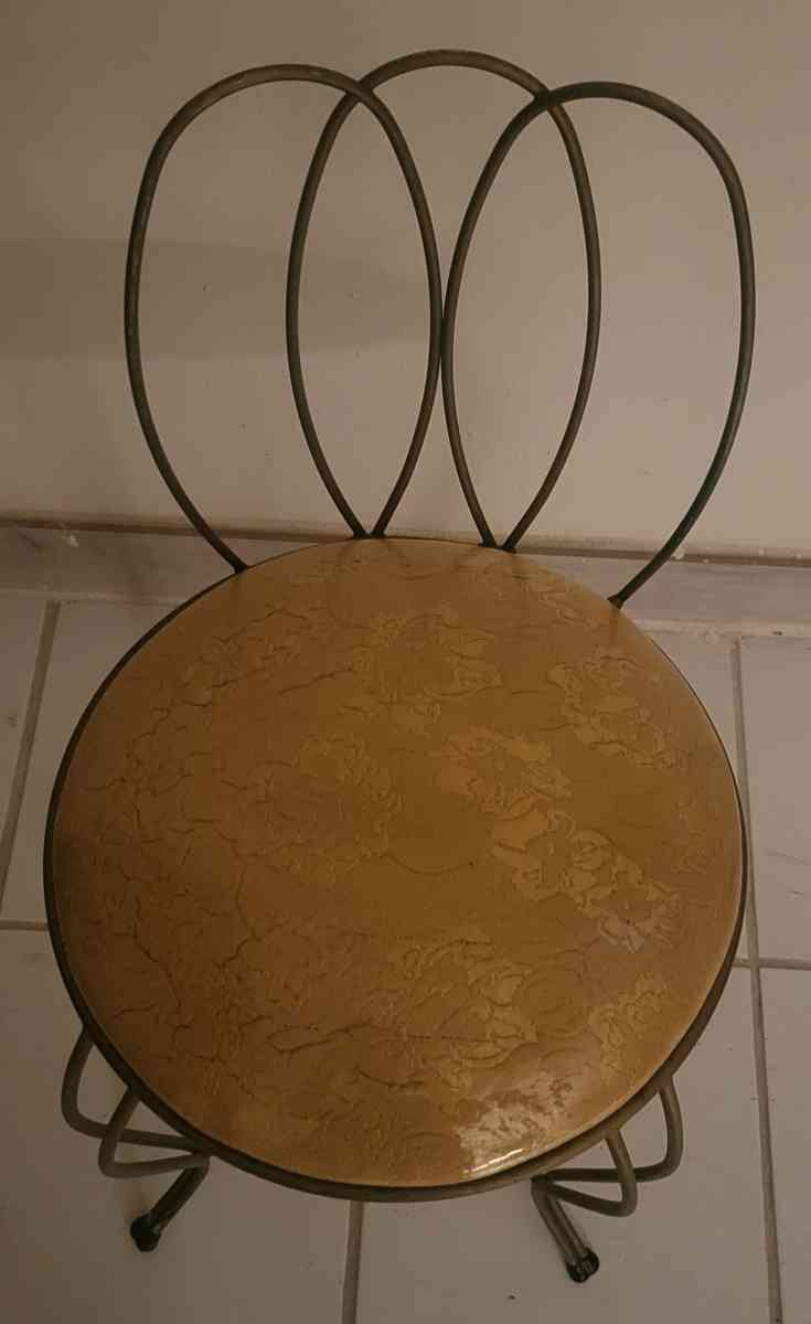 Vintage Vanity Chair - San Diego, California - FleaMarketBay